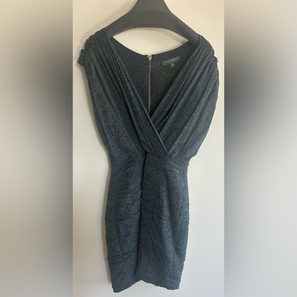 Women’s waverly olive green and gold patterned bodycon ruched cap sleeved dress